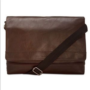 BNWOT Kenneth Cole Reaction Messenger Bag